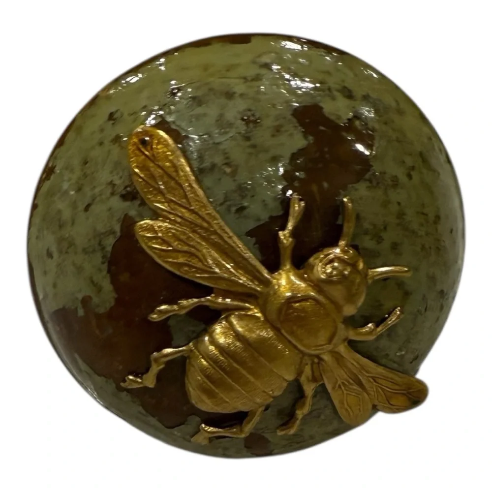 KnobStoppers Vintage Resin Bottle Stoppers Bee & Floral Set of 4, Wine Corks